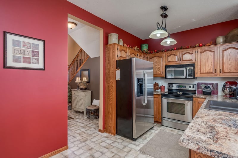 2110 Willow Trl, North Mankato, MN 56003
