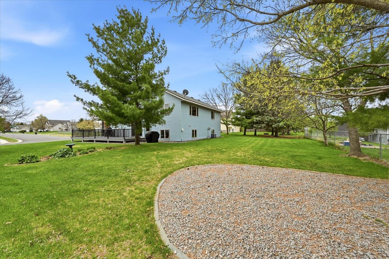 14435 Pineview Dr, Becker, MN 55308