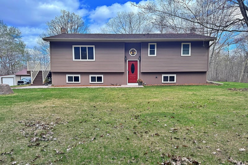25929 Groningen Rd, Sandstone, MN 55072