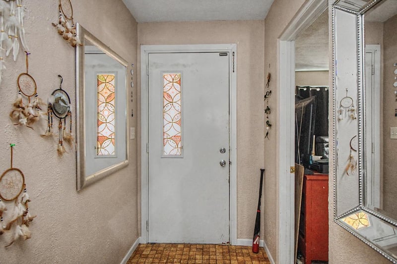 1119 Charles Ave, Saint Paul, MN 55104