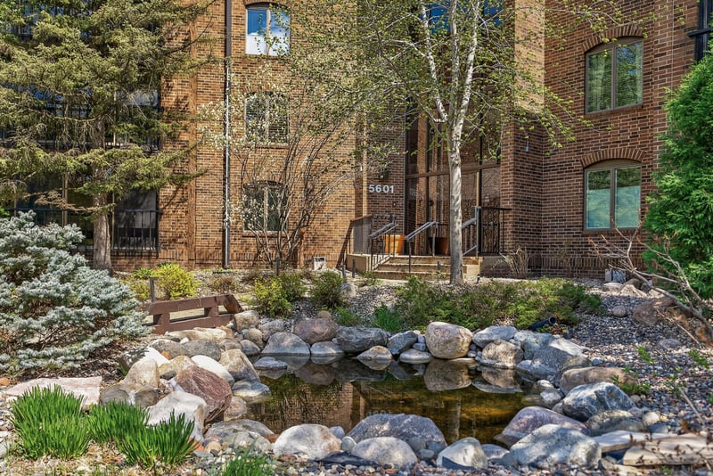 5601 Dewey Hill Rd #119, Edina, MN 55439