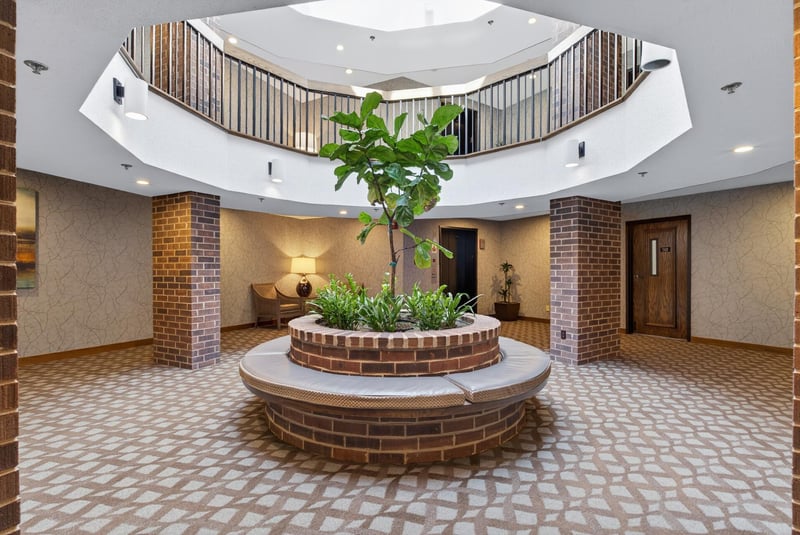 5601 Dewey Hill Rd #119, Edina, MN 55439