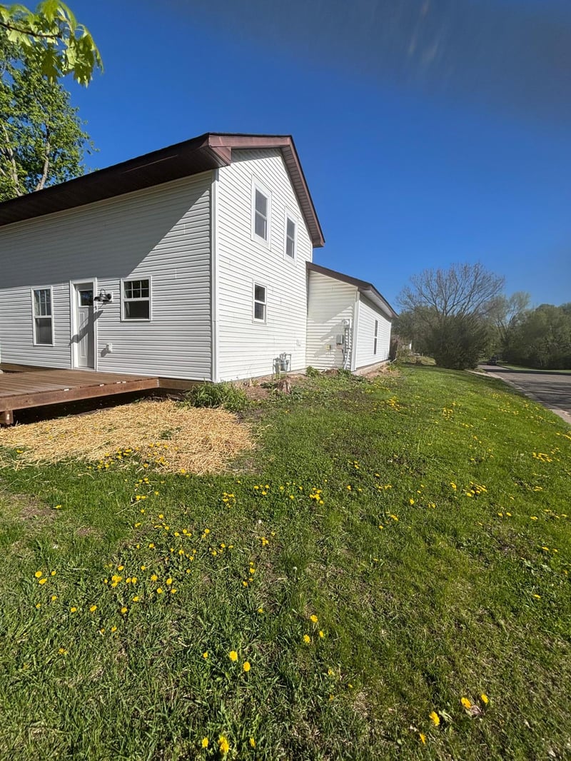 878 Washington St, Prescott, WI 54021