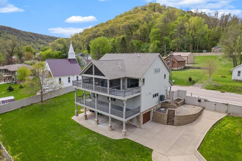 36074 Old Homer Rd, Winona, MN 55987