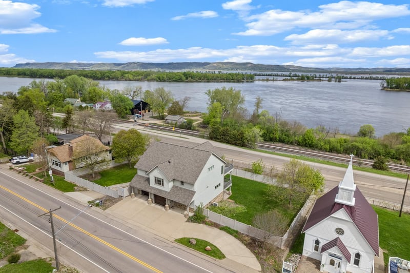 36074 Old Homer Rd, Winona, MN 55987