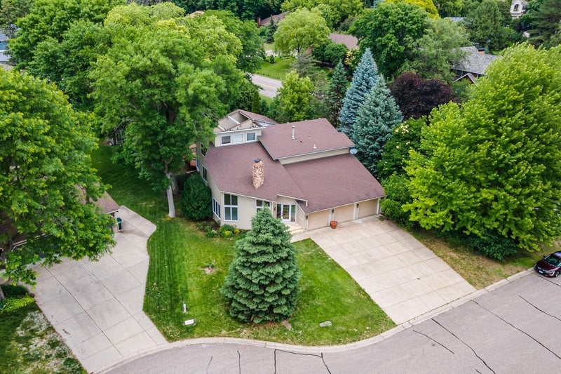 10300 27th Avenue N, Plymouth, MN 55441