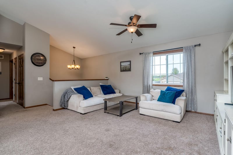 2080 Pratt Cir, Saint Peter, MN 56082