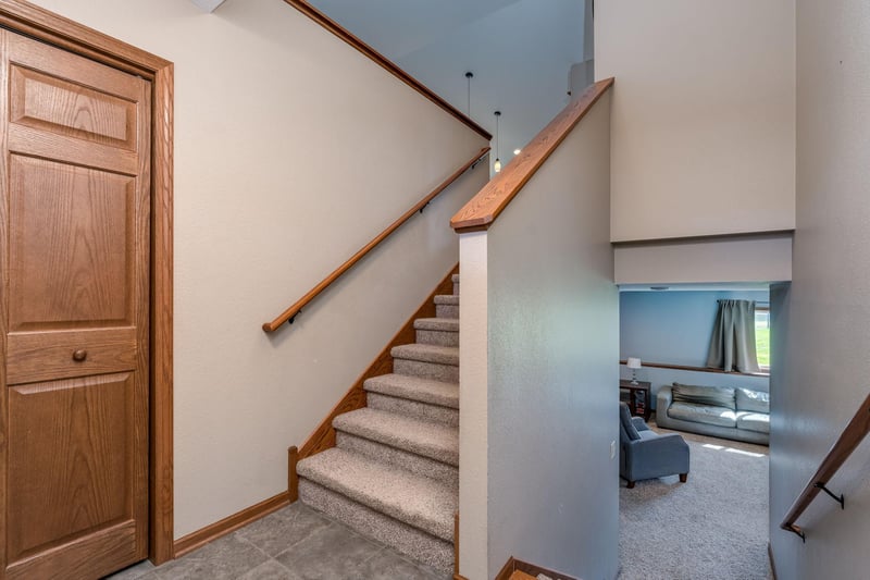 2080 Pratt Cir, Saint Peter, MN 56082