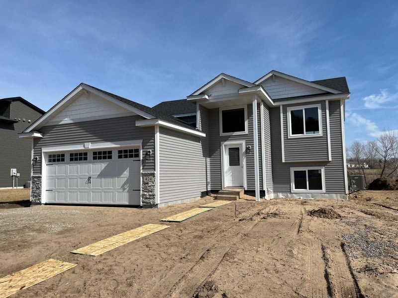 220 9th St SW, Rice, MN 56367