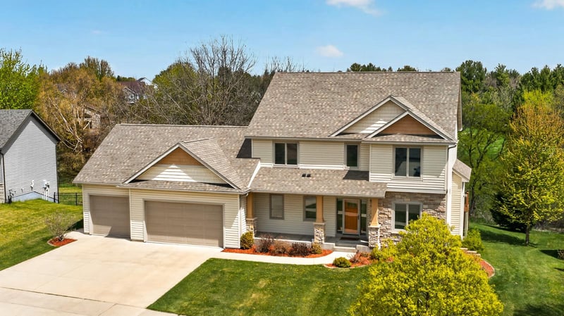 2074 Shannon Oaks Blvd NE, Rochester, MN 55906