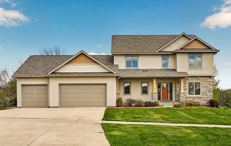 2074 Shannon Oaks Blvd NE, Rochester, MN 55906