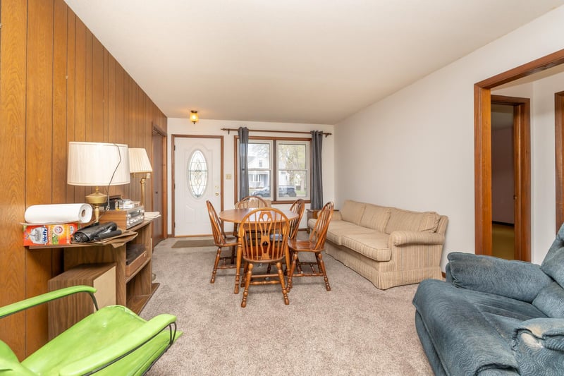 502 Vine Ave W, Montgomery, MN 56069