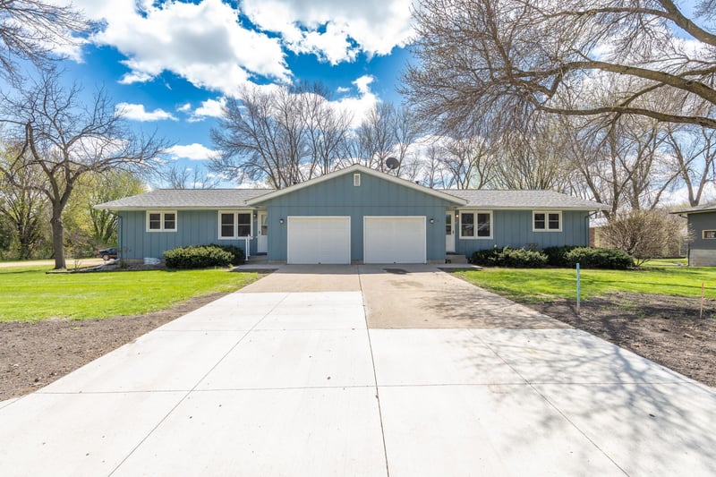 502 Vine Ave W, Montgomery, MN 56069