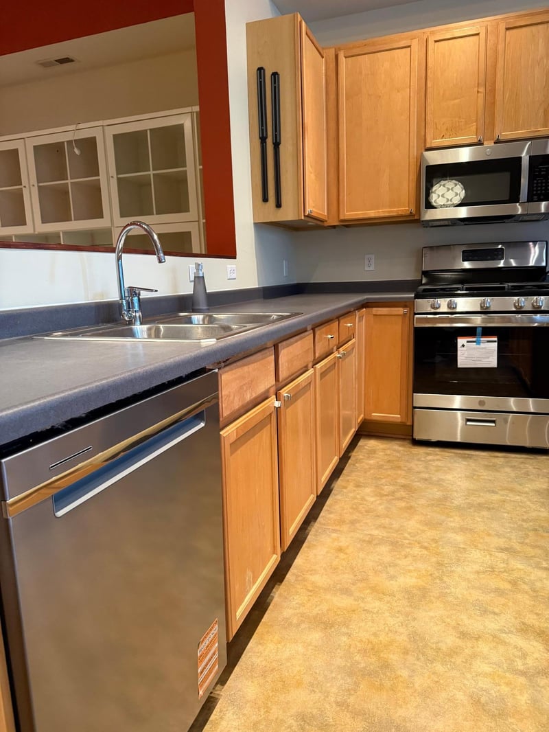 2650 University Ave W #101, Saint Paul, MN 55114
