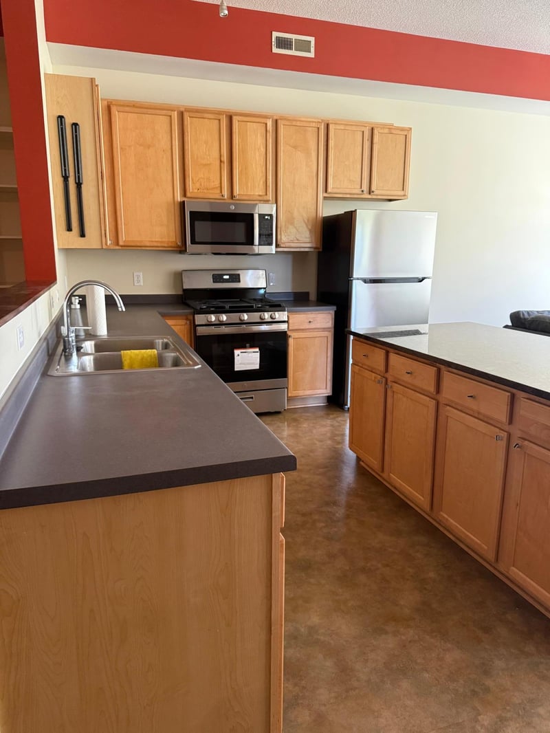 2650 University Ave W #101, Saint Paul, MN 55114