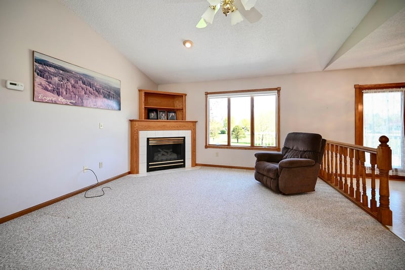 130 Benson Dr, Lewiston, MN 55952
