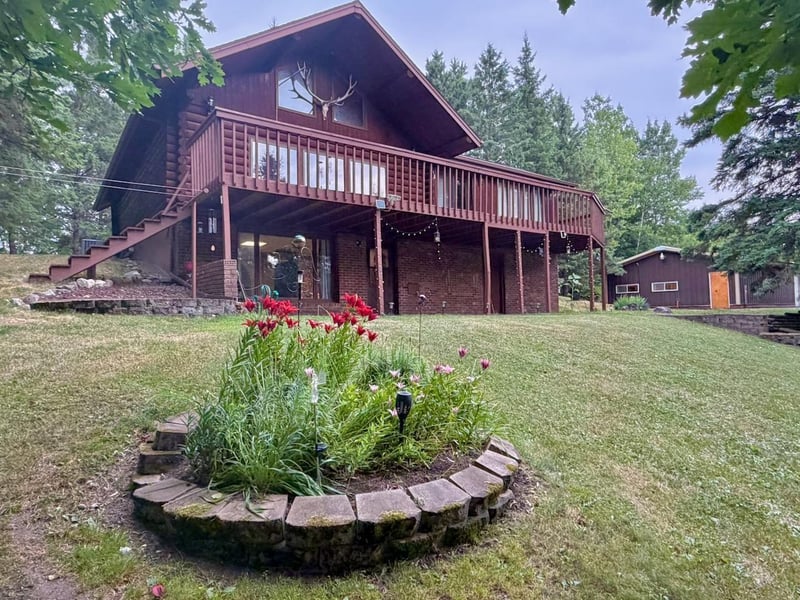 10261 Wien Rd, Cook, MN 55723