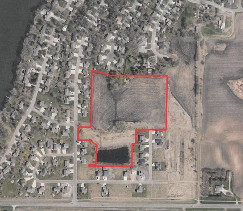 000 Roberts Rd SW, Hutchinson, MN 55350