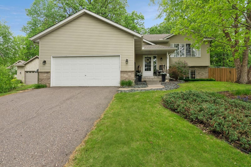 589 Mcknight Rd S, Saint Paul, MN 55119