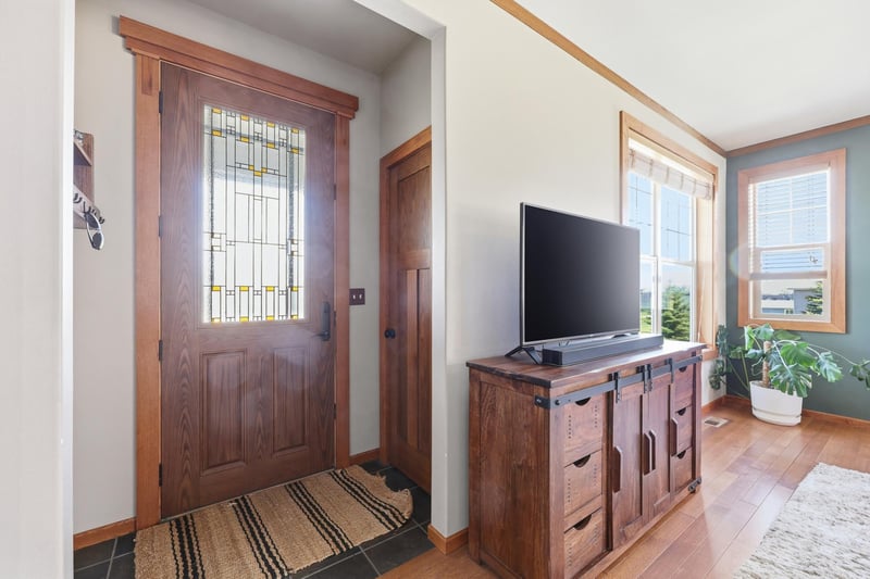 815 E Scharf Ave, Vergas, MN 56587