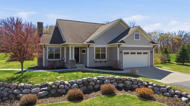 815 E Scharf Ave, Vergas, MN 56587