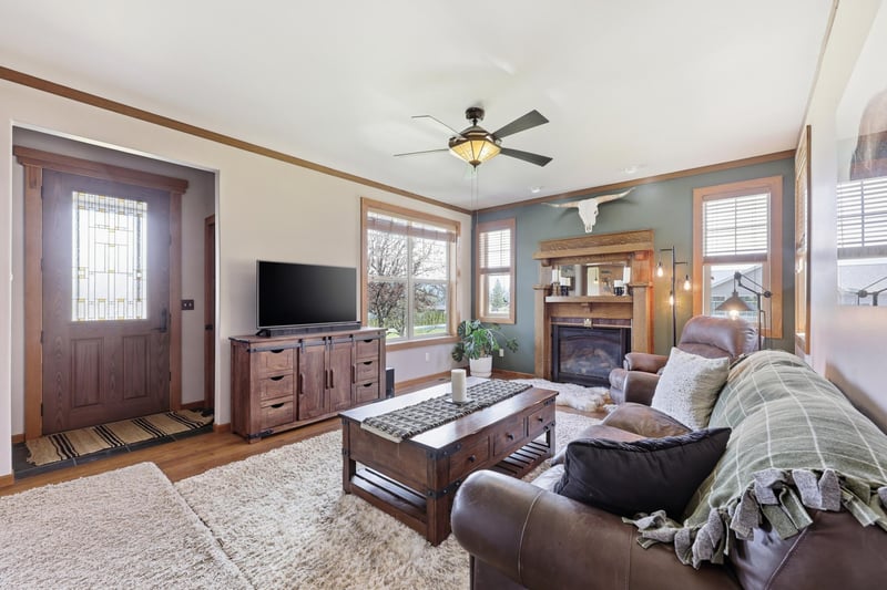 815 E Scharf Ave, Vergas, MN 56587