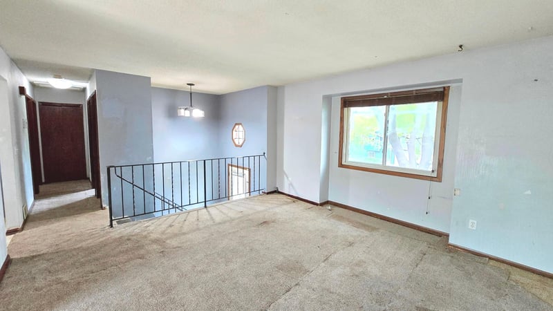 1012 104th Ave NW, Coon Rapids, MN 55433