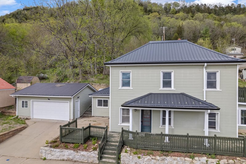 476 S Main St, Fountain City, WI 54629