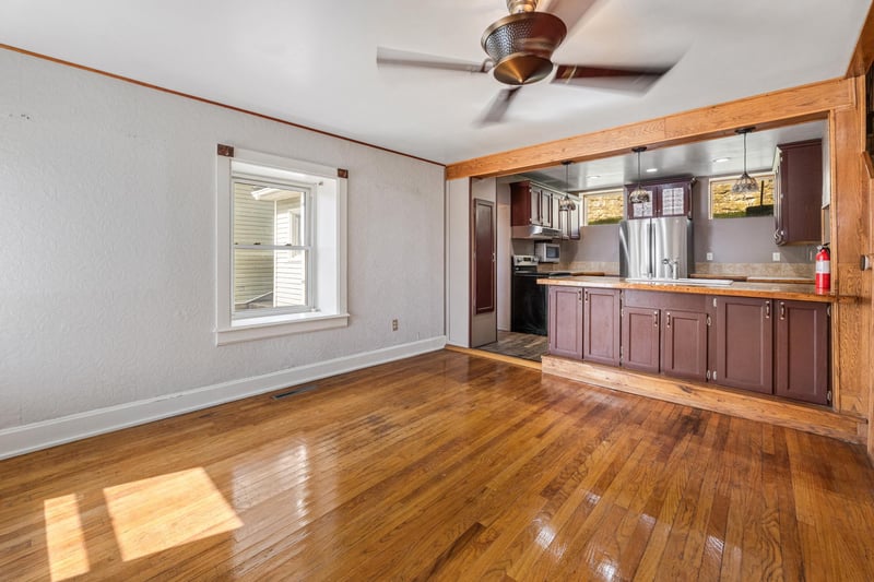476 S Main St, Fountain City, WI 54629