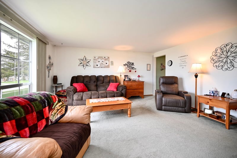 335 1st Ave N, Lewiston, MN 55952