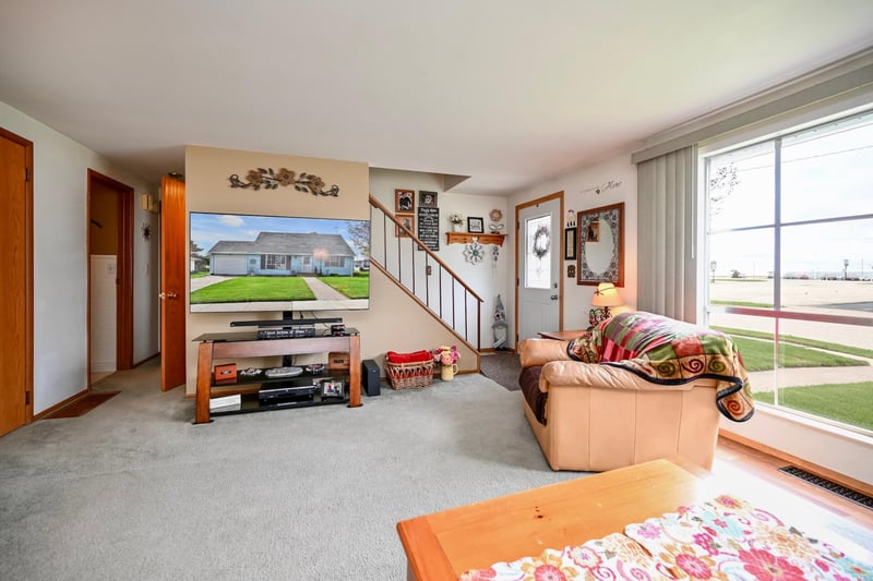 335 1st Ave N, Lewiston, MN 55952