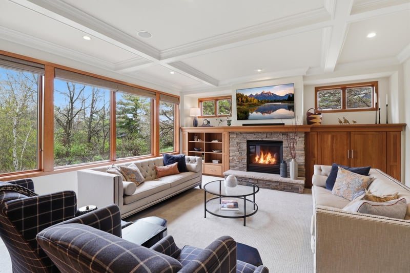 11641 Aileron Cir, Inver Grove Heights, MN 55077