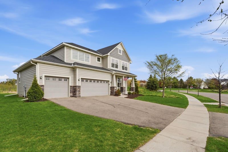 4042 Grand Chevalle Pw, Chaska, MN 55318