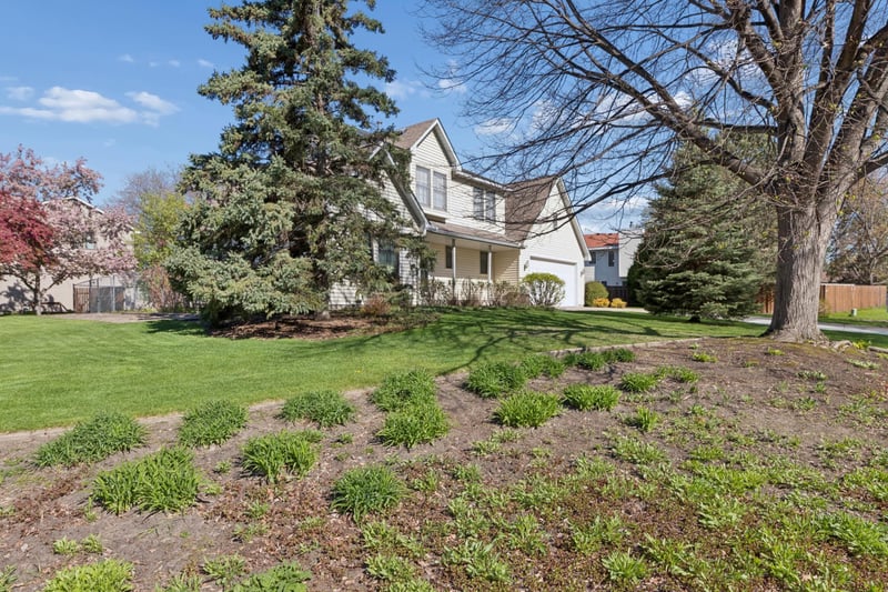 7312 Parkview Dr, Mounds View, MN 55112