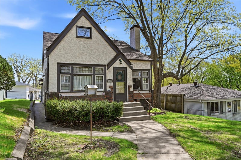 3257 Hayes St NE, Minneapolis, MN 55418