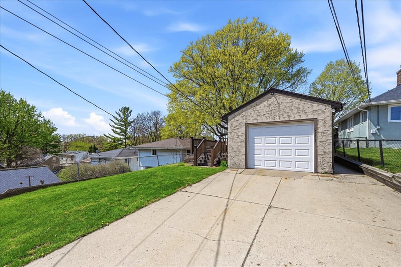 3257 Hayes St NE, Minneapolis, MN 55418
