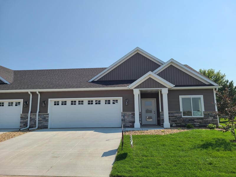 1002 11th Pl NW, Kasson, MN 55944