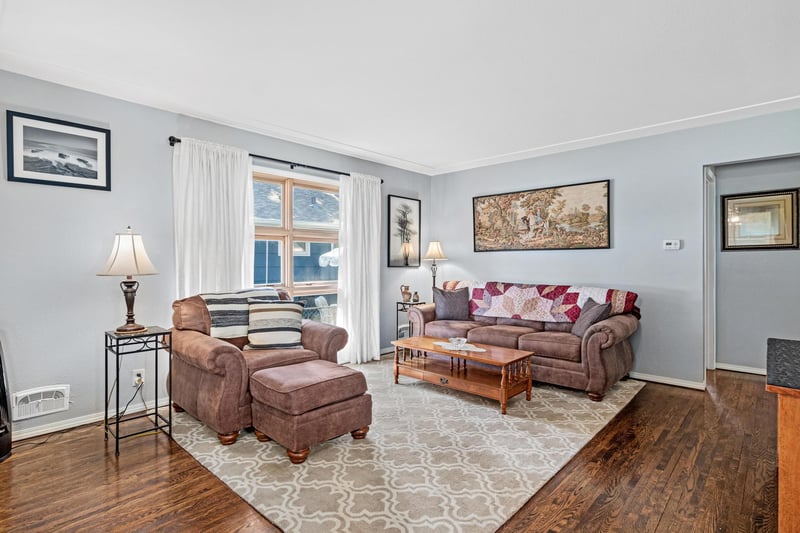 250 Macarthur St E, South Saint Paul, MN 55075