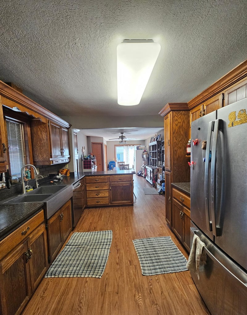 181 Elm St N, Vesta, MN 56292