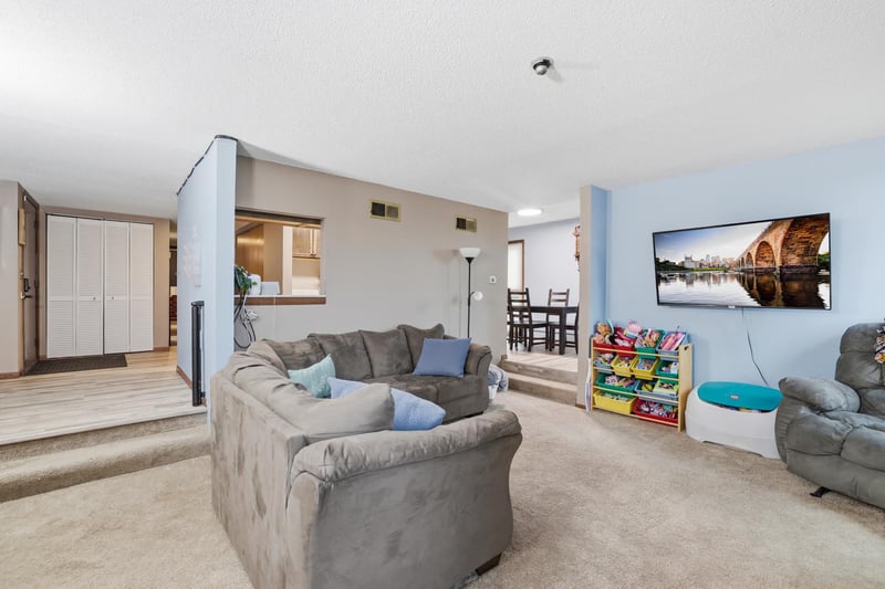 13705 Nicollet Ave #101, Burnsville, MN 55337