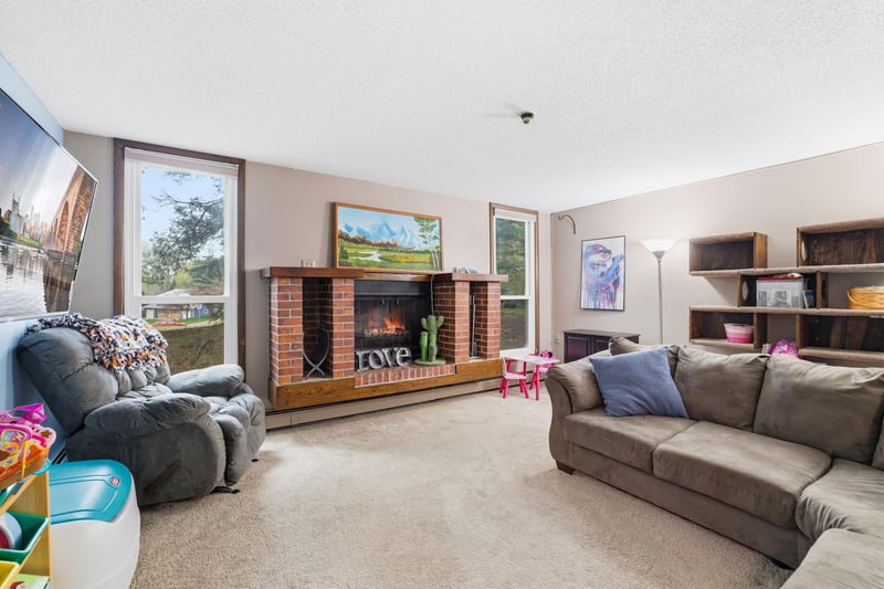 13705 Nicollet Ave #101, Burnsville, MN 55337