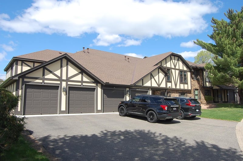 5201 Balmoral Ln, Bloomington, MN 55437