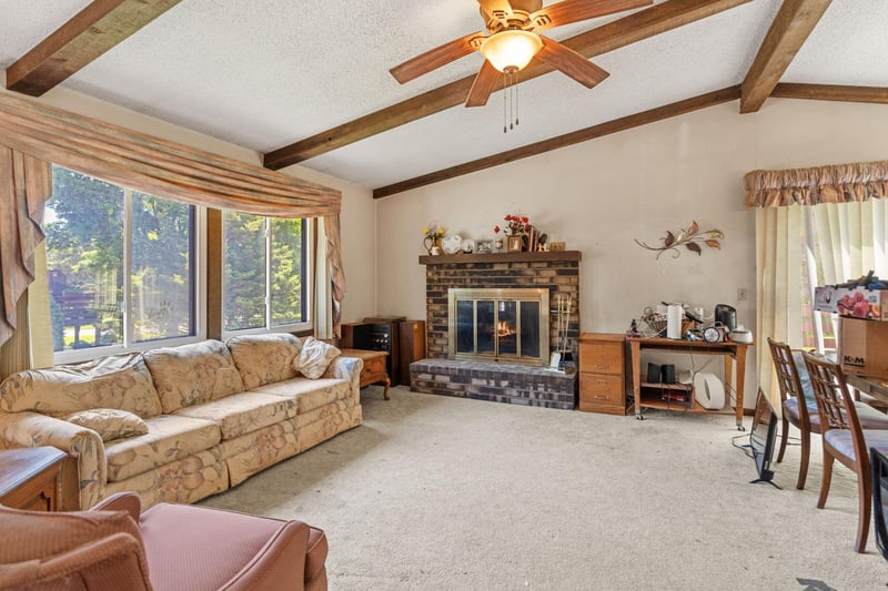 1013 122nd Ave NE, Blaine, MN 55434