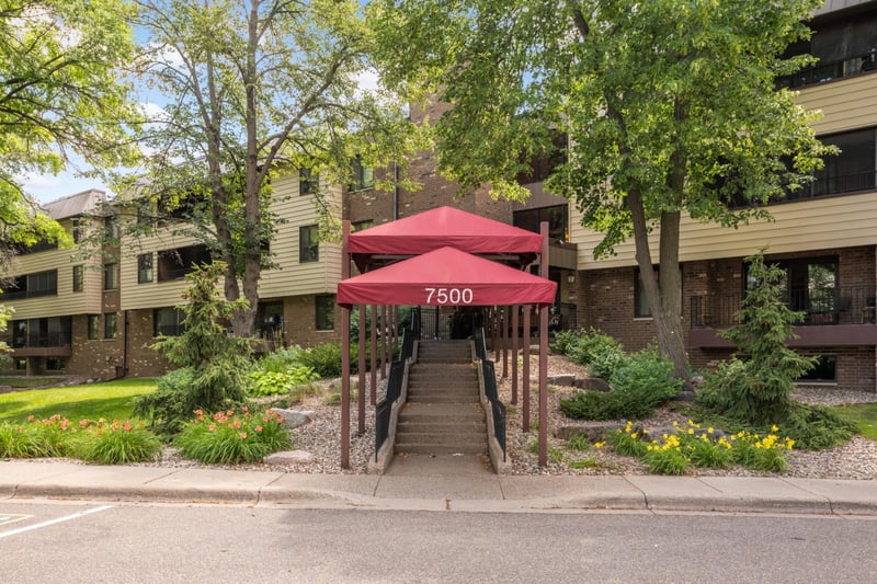 7500 Cahill Rd #304C, Edina, MN 55439