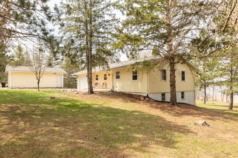 39115 E Blueberry Dr, Menahga, MN 56464