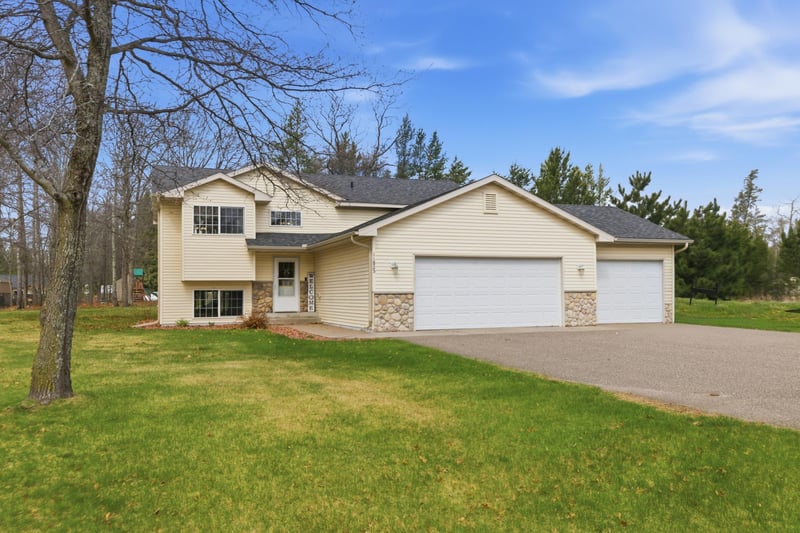 11825 Joneswood Dr, Baxter, MN 56425