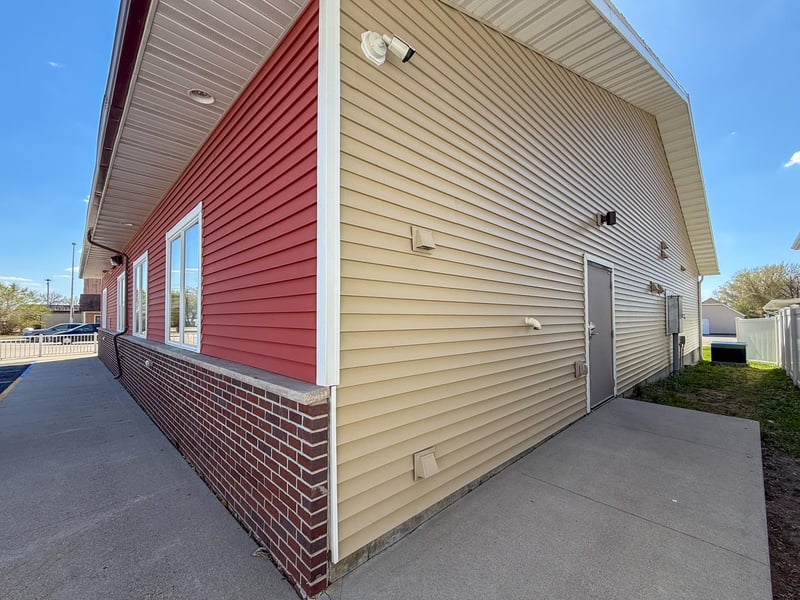 132 3rd St W, Halstad, MN 56548