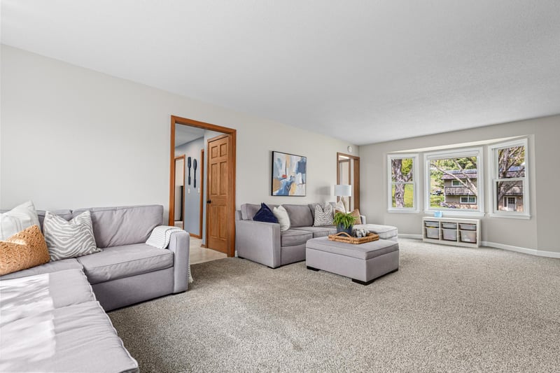 6903 Rosemary Rd, Eden Prairie, MN 55346