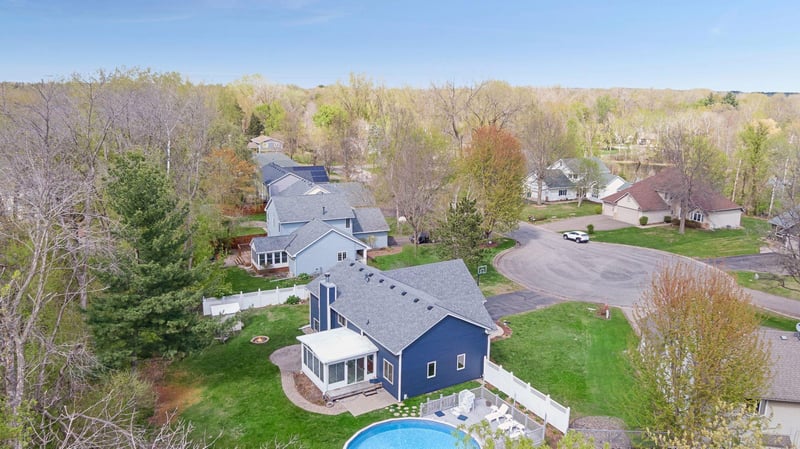 5323 Cedarwood Ct, White Bear Twp, MN 55110