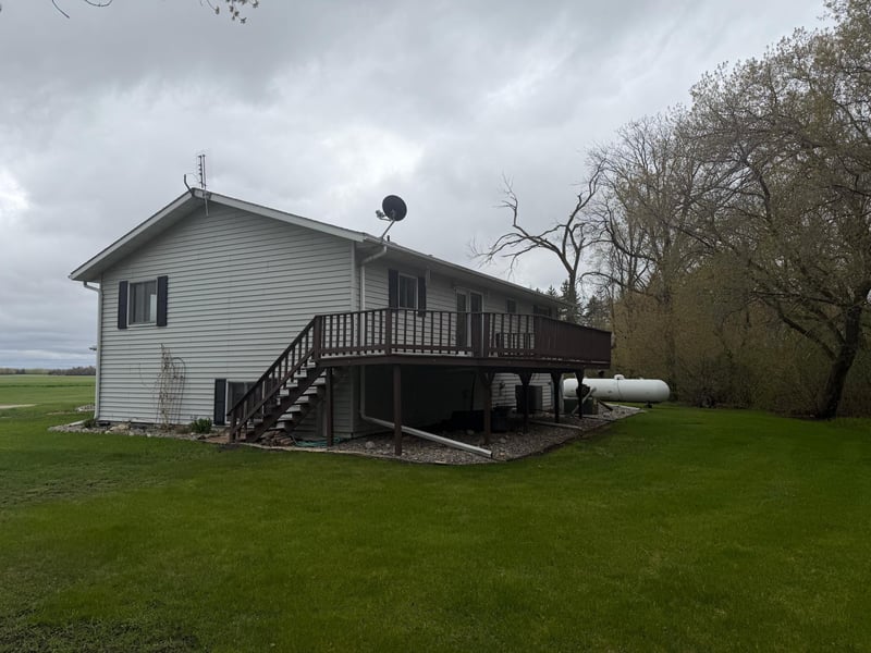 37488 320th St, Roseau, MN 56751